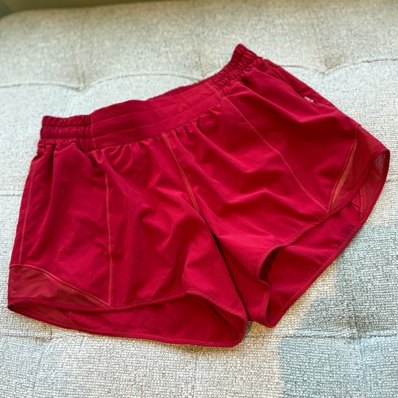 LULULEMON | hotty hot shorts low rise || 4” size 8 - Picture 3 of 7